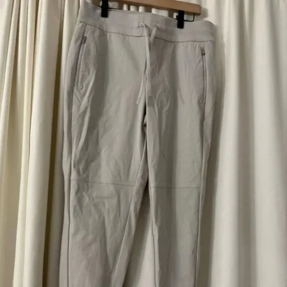Athleta Headlands Hybrid Trek Joggers. Size 10 Petite 10p - Picture 2 of 4